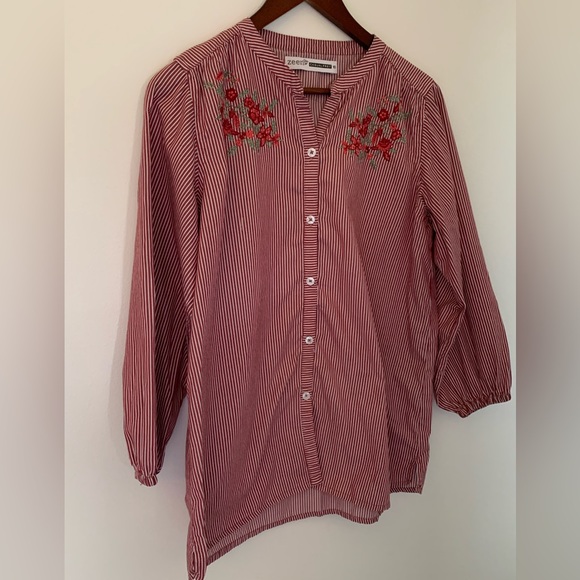 Red striped, embroidered blouse - Picture 1 of 2